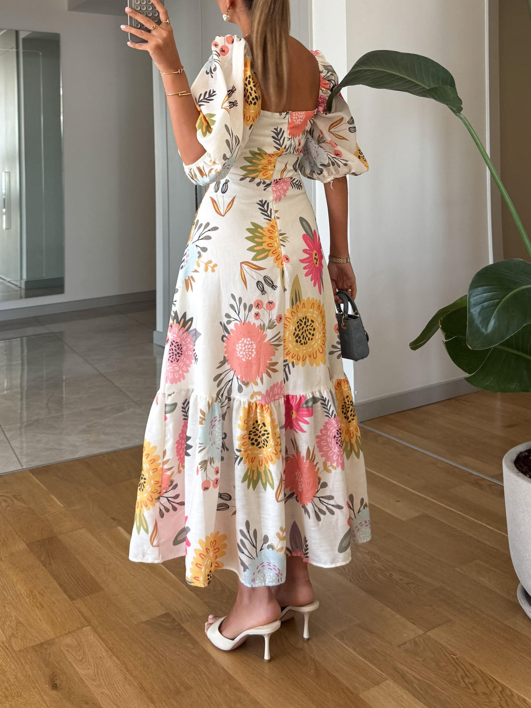 Robe mi-longue à manches bouffantes à col carré et imprimé floral
