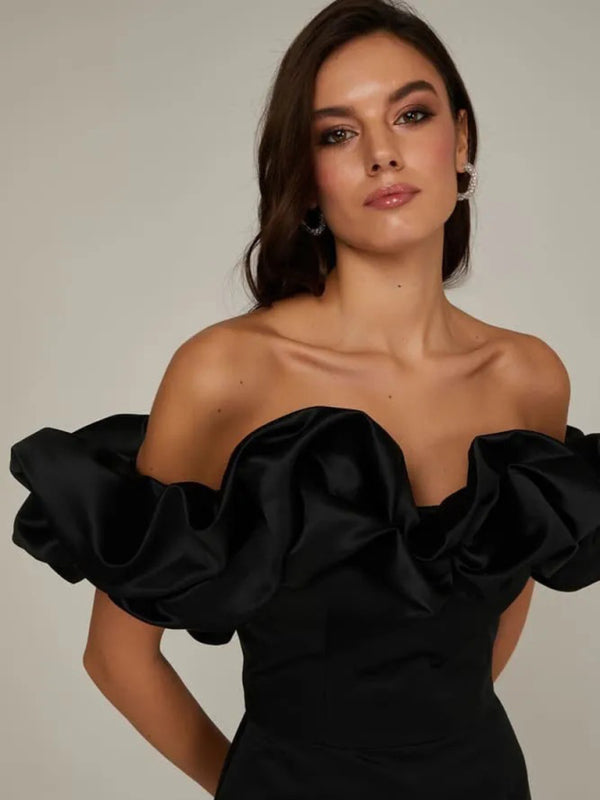 Robe Mini Satinée à Épaules Dénudées pour Femmes – Encolure Froncée Chic pour Soirées