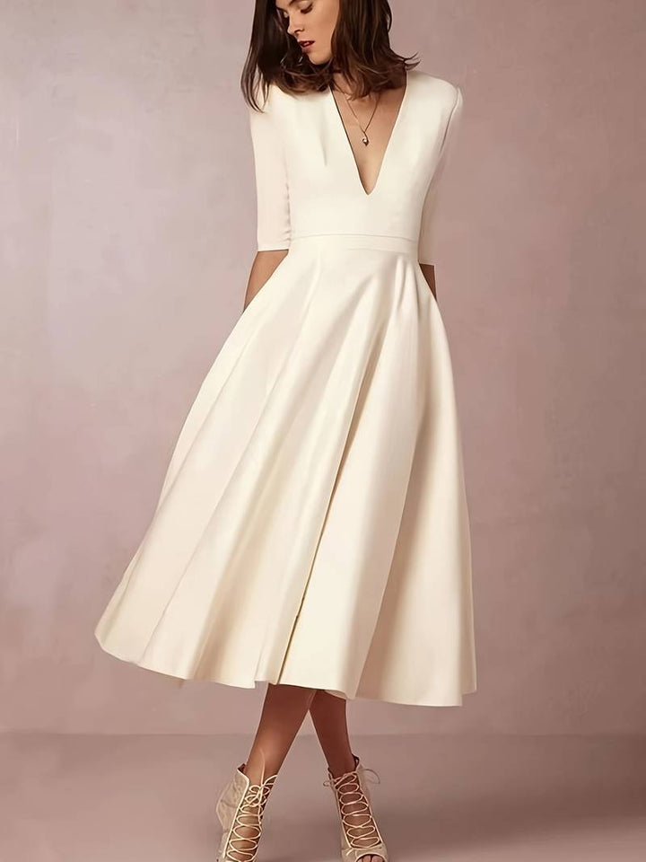 Robe de Mariage Femme Col V – Élégante, Flatteuse et Confortable pour les Célébrations Estivales